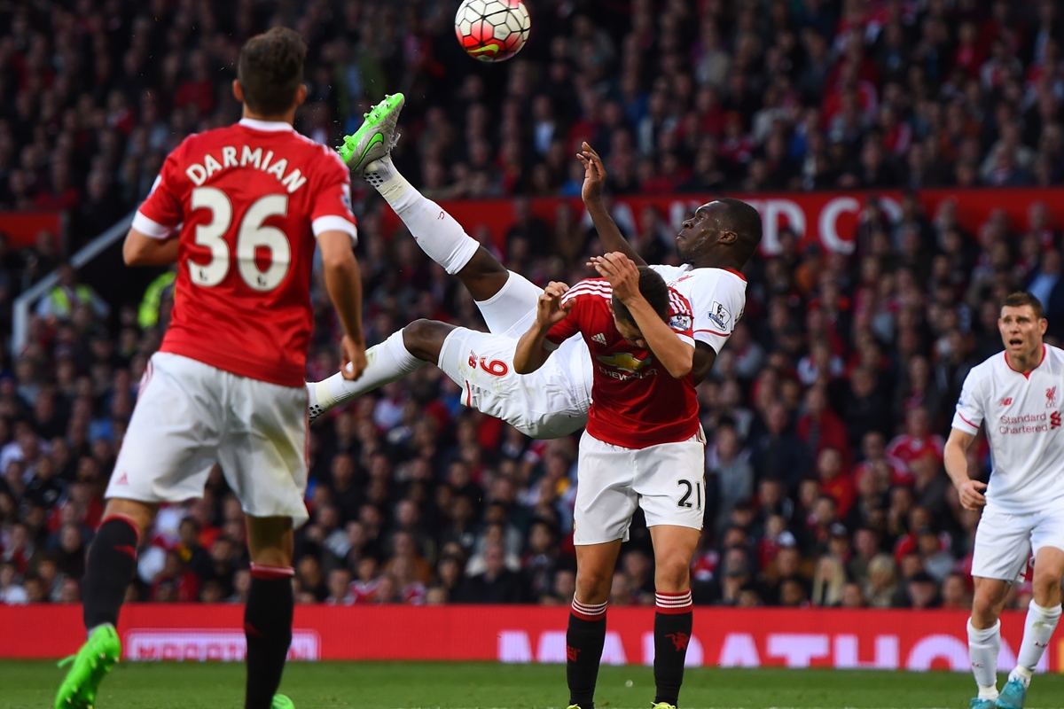 欧预赛强强对抗:厮杀硝烟四起,冠军荣耀何人得 欧预赛强强对抗:厮杀硝烟四起,冠军荣耀何人得