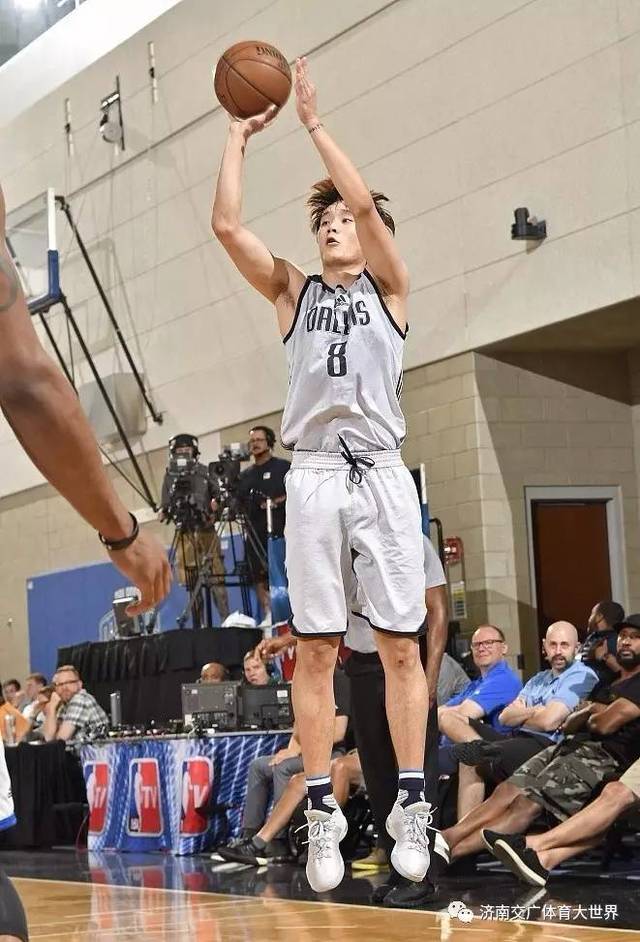 小牛惊险击败活塞,保持主场不败 小牛惊险击败活塞,保持主场不败