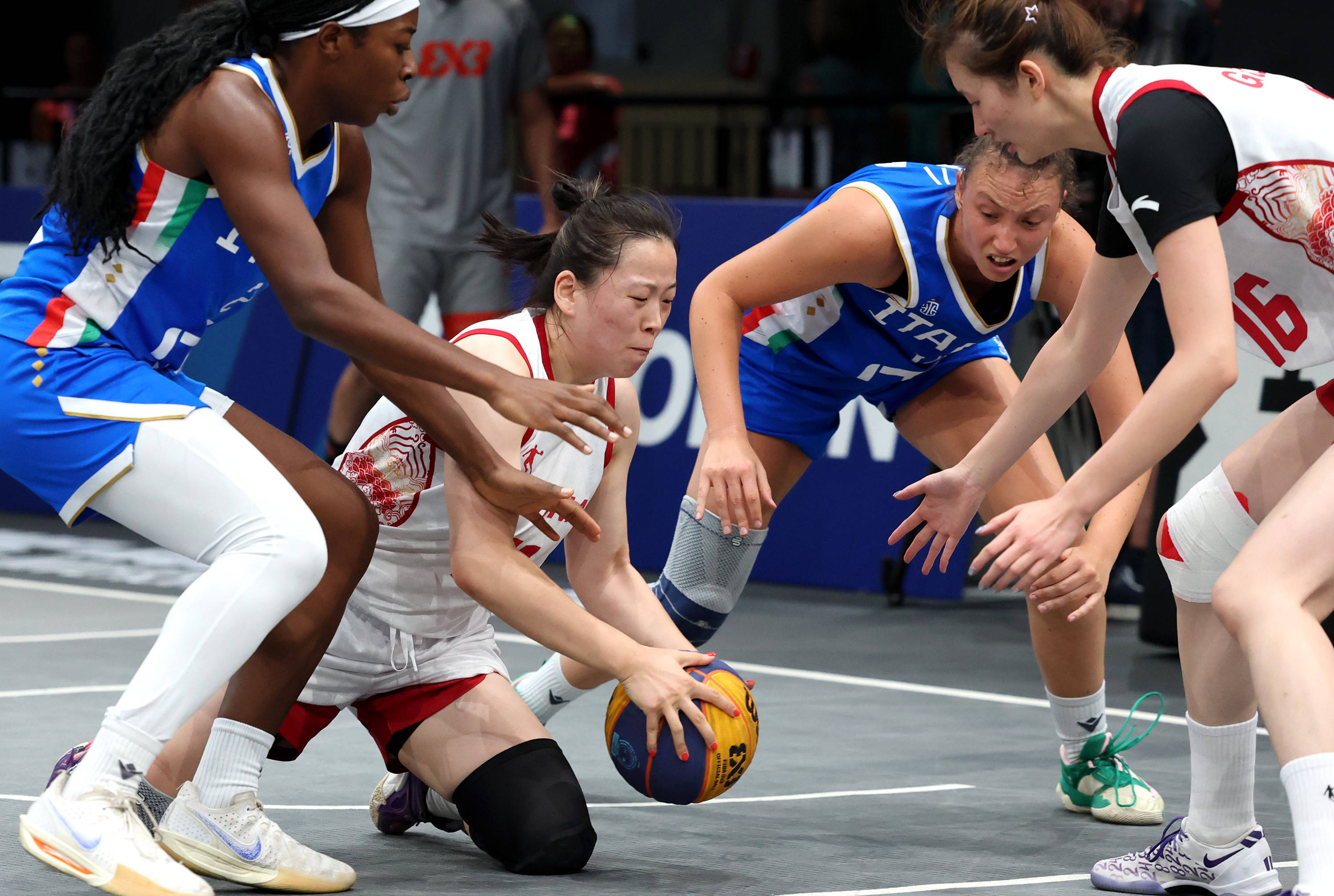 加拿大女子篮球队轻松晋级四强 加拿大女子篮球队轻松晋级四强