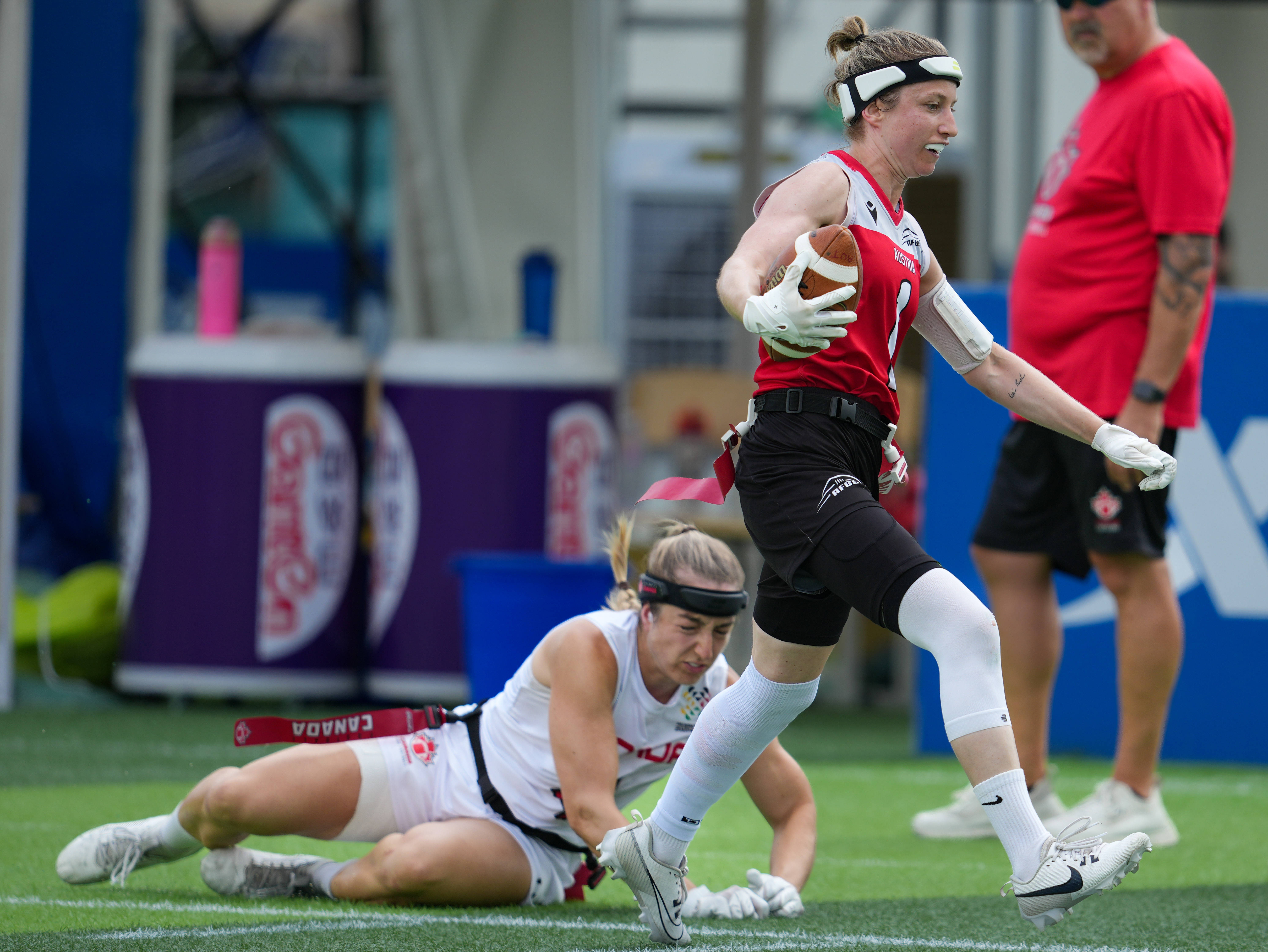 加拿大女子篮球队轻松晋级四强 加拿大女子篮球队轻松晋级四强