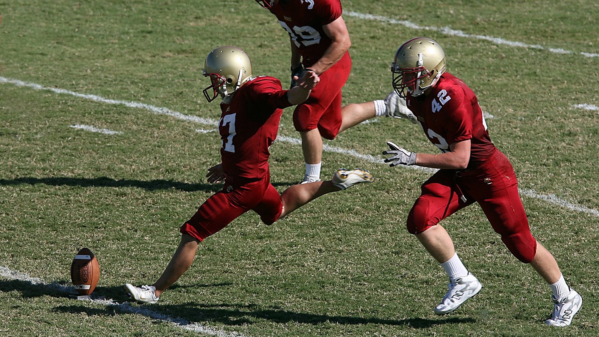 足球与篮球的时空交错，当乌克兰横扫英格兰，奥纳纳末节接管比赛