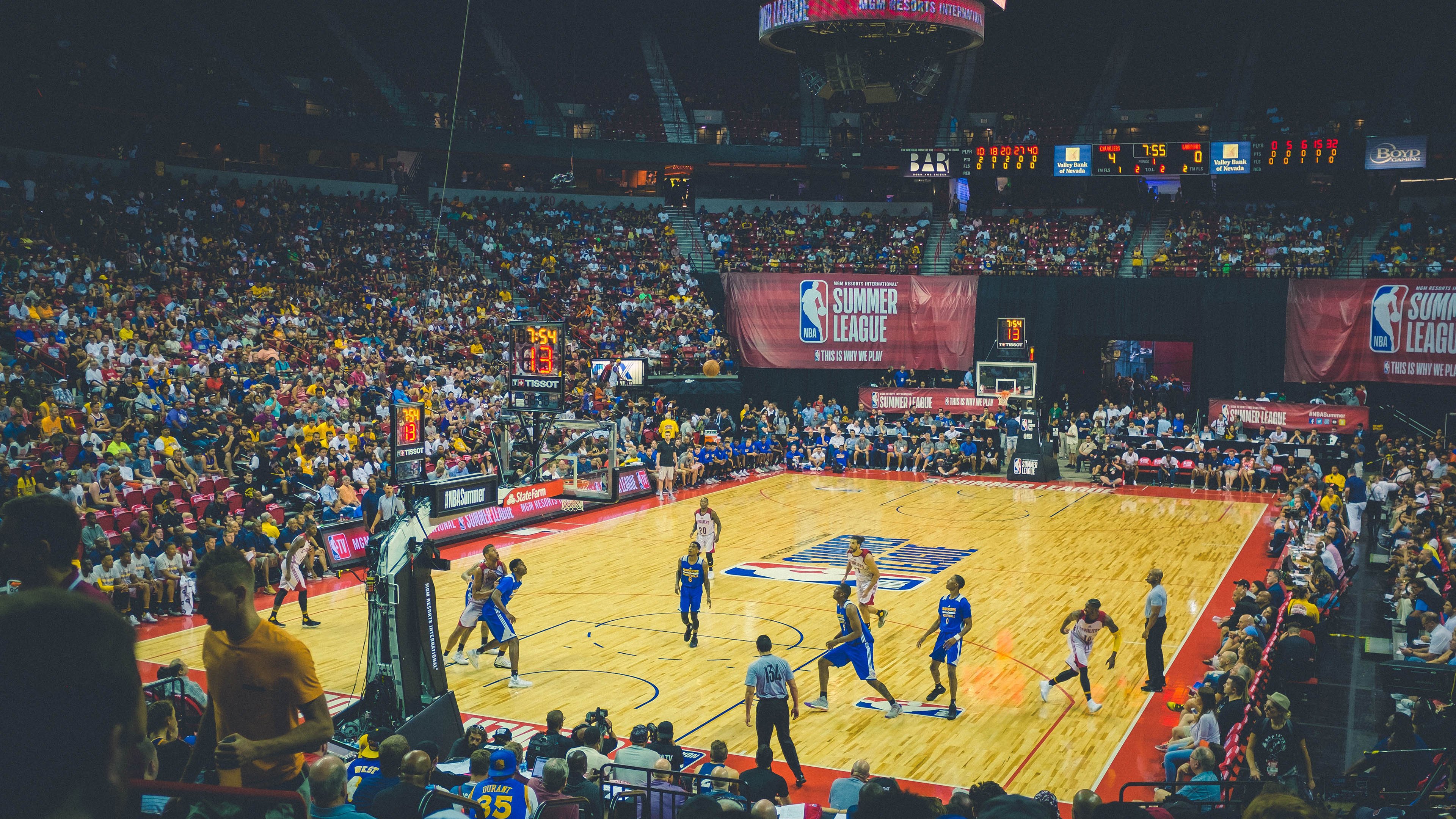 欧冠决赛焦点战，加拿大黄金一代如何粉碎土耳其篮球神话